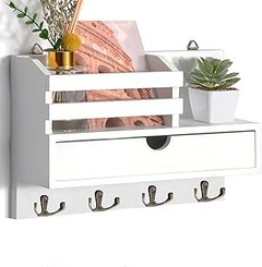 Estantes y baldas para dejar llaves y correo